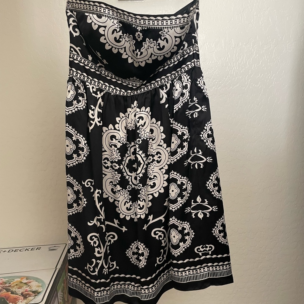 White House Black Market Silk Black & White Geometric Dress Size 2